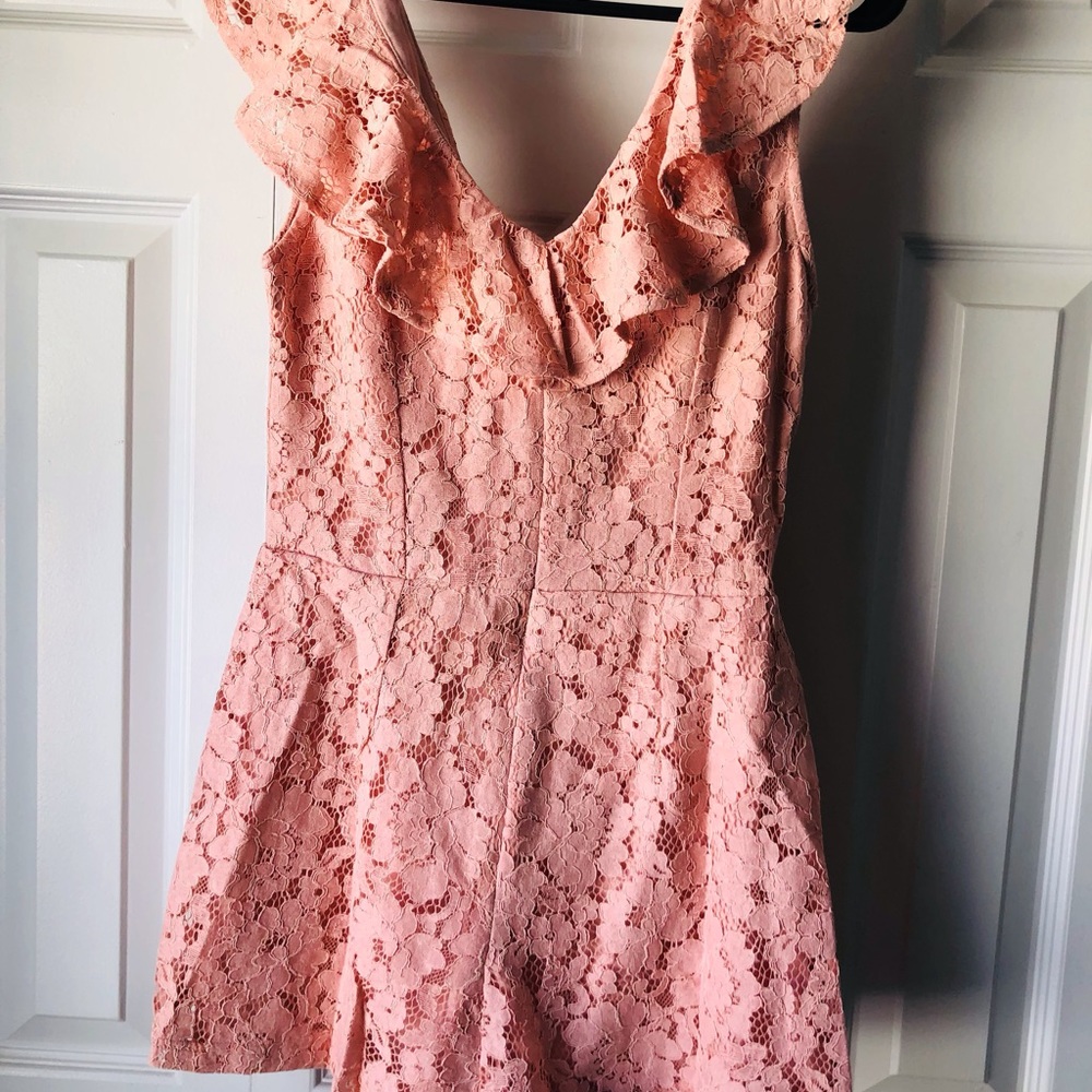 Verte Unique Fashion Pink Lacy Romper.  Size S.